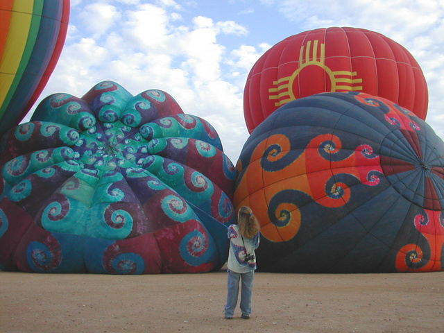 This Week's Feature: 2010 Unofficial Balloon Fiesta Guide, Fractal ManÕs amazing homegrown flying machine