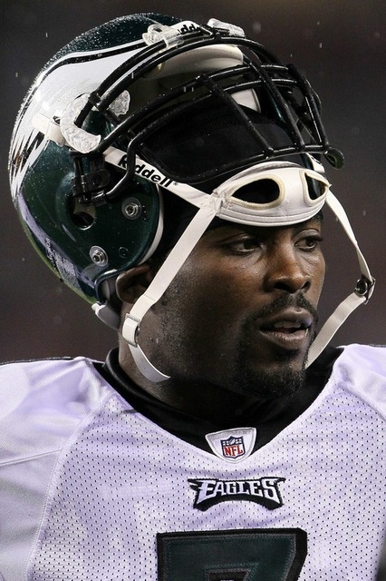 Michael Vick continues to leave the world in his wake