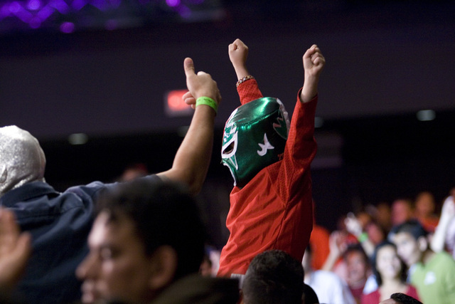 This Week's Feature: ÁLucha libre live! in Albuquerque. Ringside report and photoessay.
